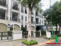 Xu Hướng Đầu Tư Nhà Phố Cao Cấp TP.HCM 2025: Tập Trung Vào Chất Lượng và Vị Trí Chiến Lược