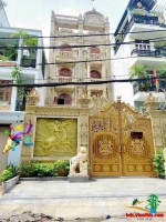 Biệt Thự thiết kế theo phong cách bán cổ điển, toàn bộ dược dát vàng 24k và gỗ Gõ Đỏ nguyên khối, nhập khẩu, bảo hành trên 50 năm.